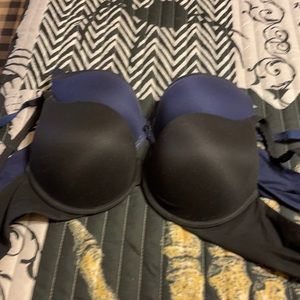 Set of 2 Victoria secret bras